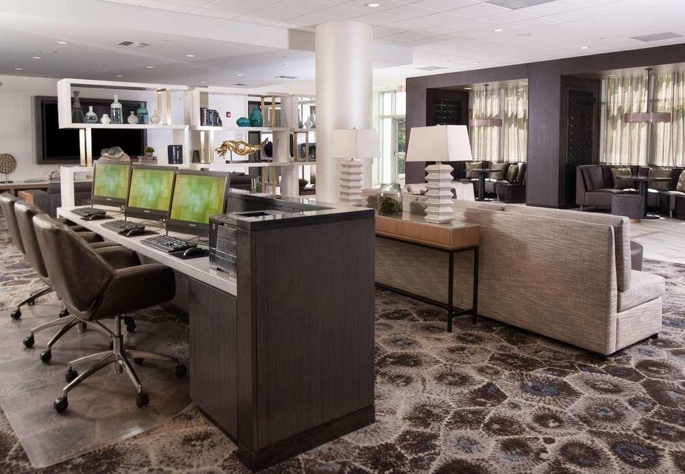 Отель Courtyard Miami Coral Gables Экстерьер фото