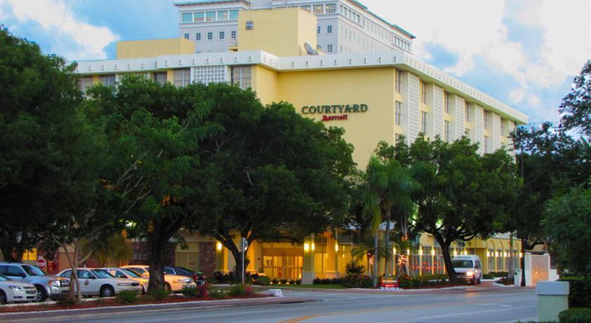 Отель Courtyard Miami Coral Gables Экстерьер фото