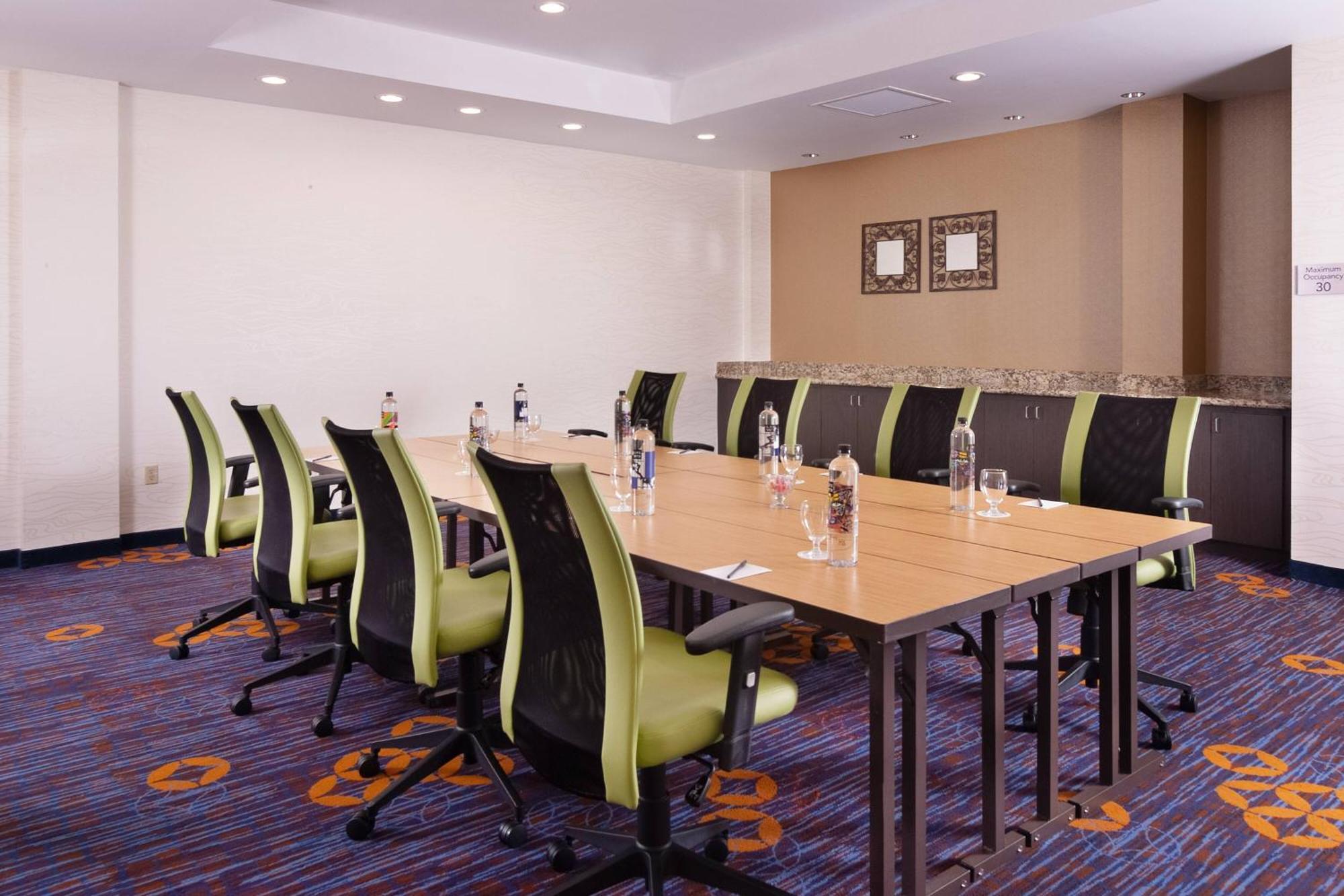 Отель Courtyard Miami Coral Gables Экстерьер фото