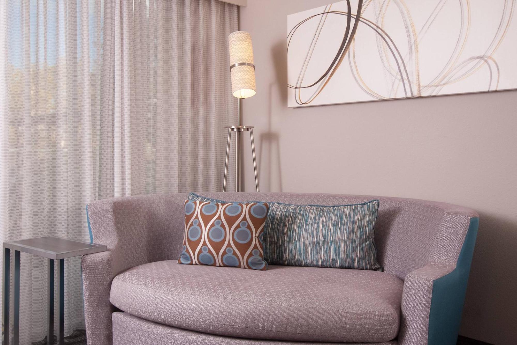 Отель Courtyard Miami Coral Gables Экстерьер фото