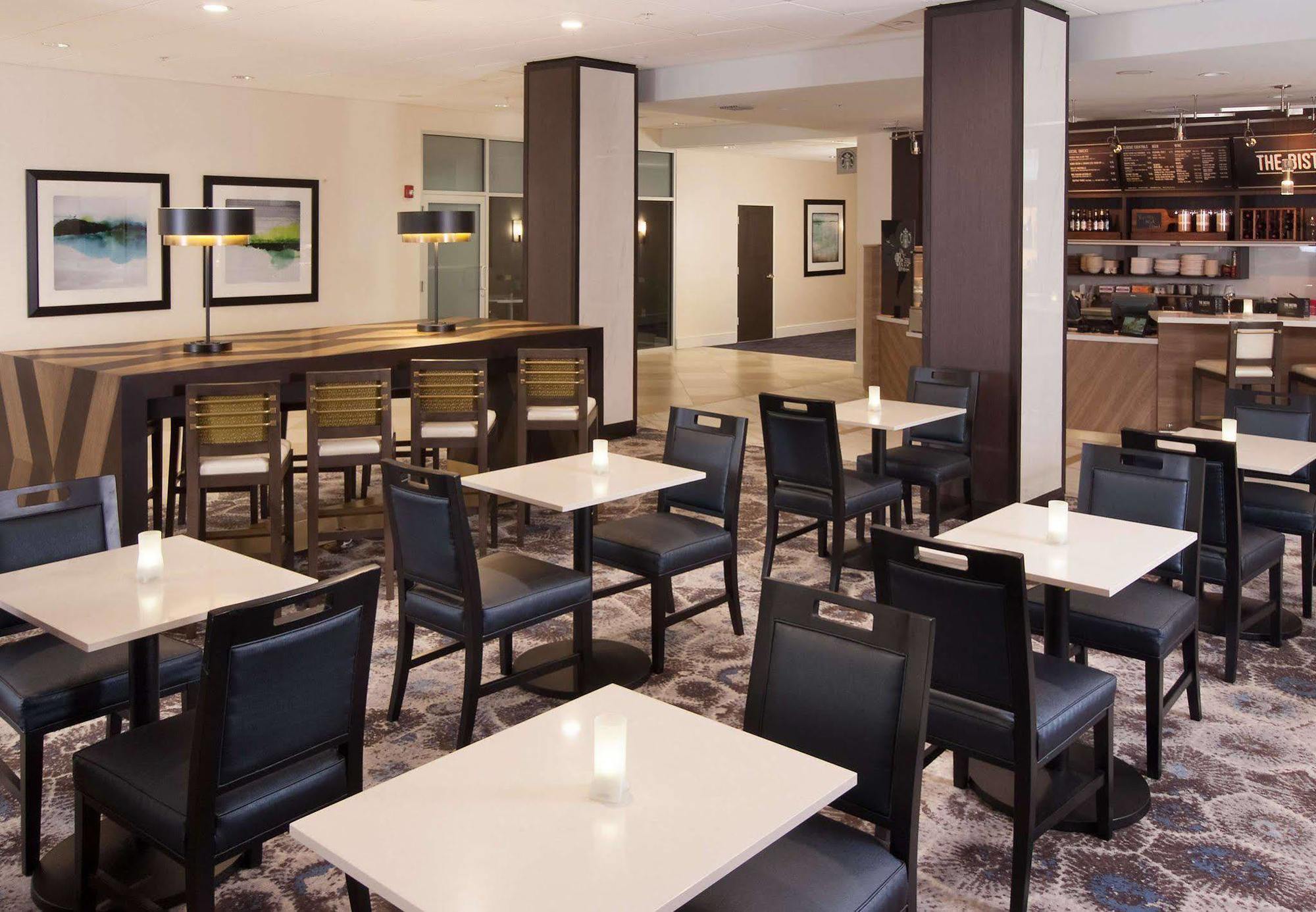 Отель Courtyard Miami Coral Gables Экстерьер фото